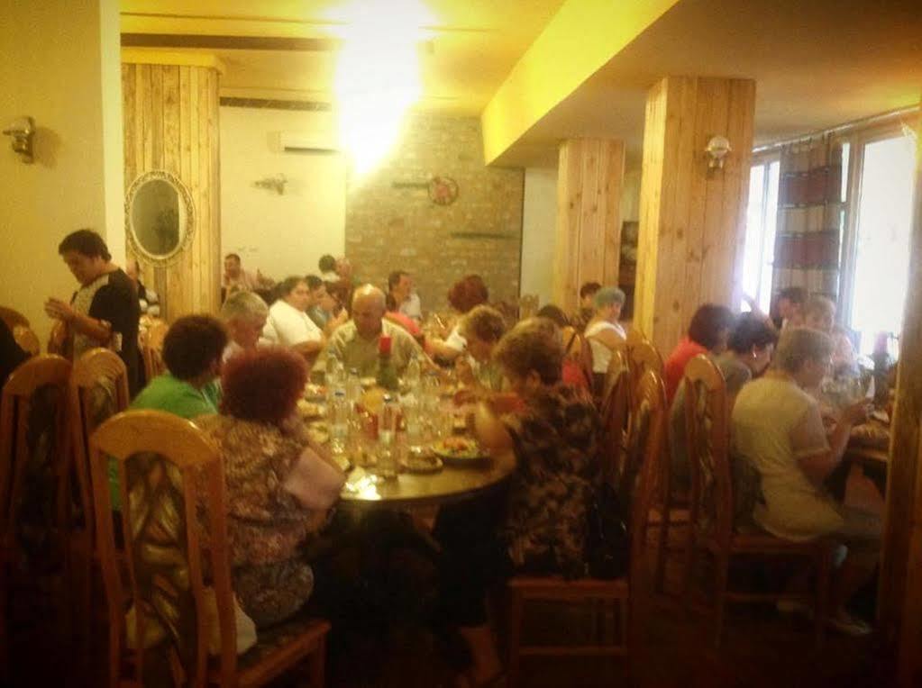 Hotel Shterev Sopot Esterno foto
